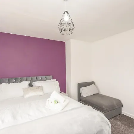 Pass The Keys Large Family Getaway Leeds (West Yorkshire)